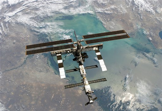 Illustration for article titled Behold the Tragic Beauty of the International Space Station